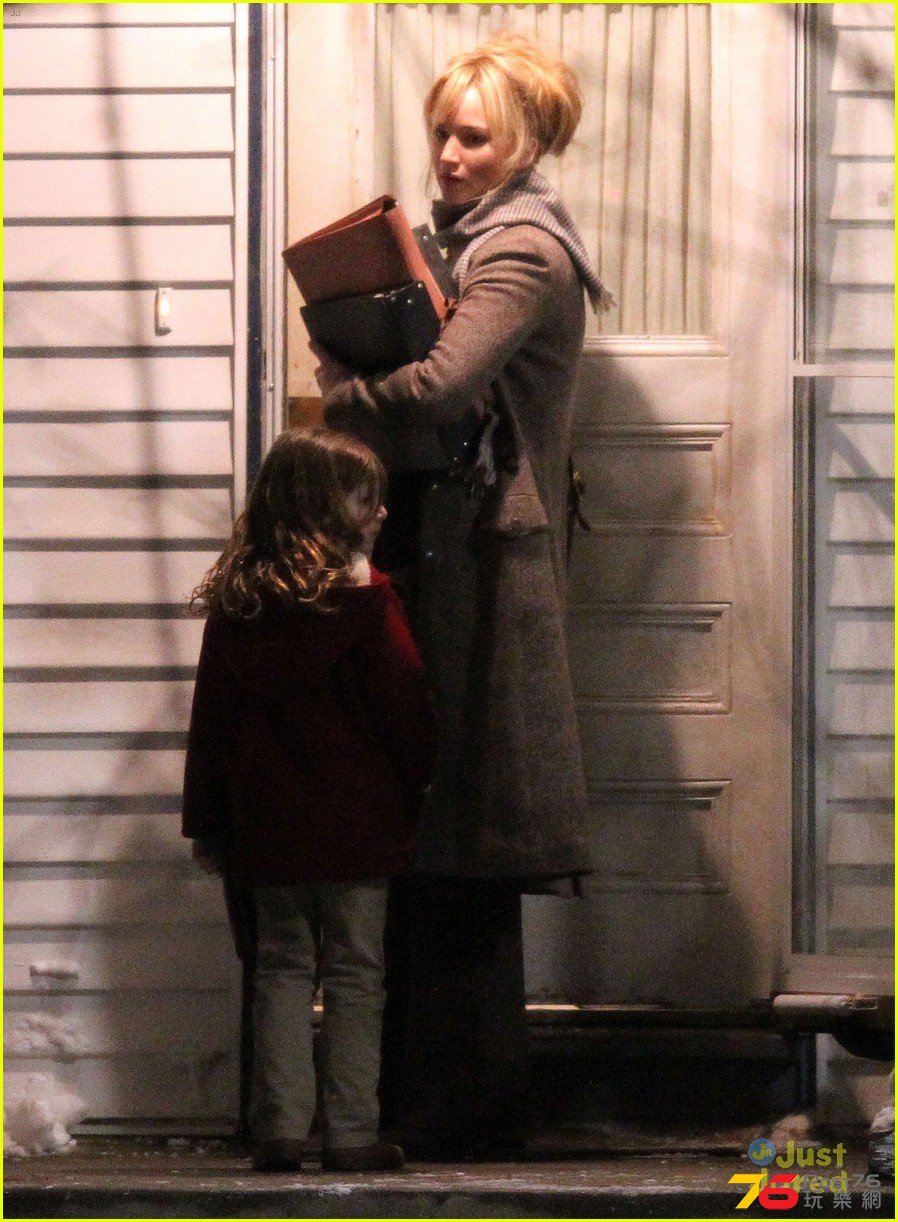 jennifer-lawrence-films-joy-27.jpeg
