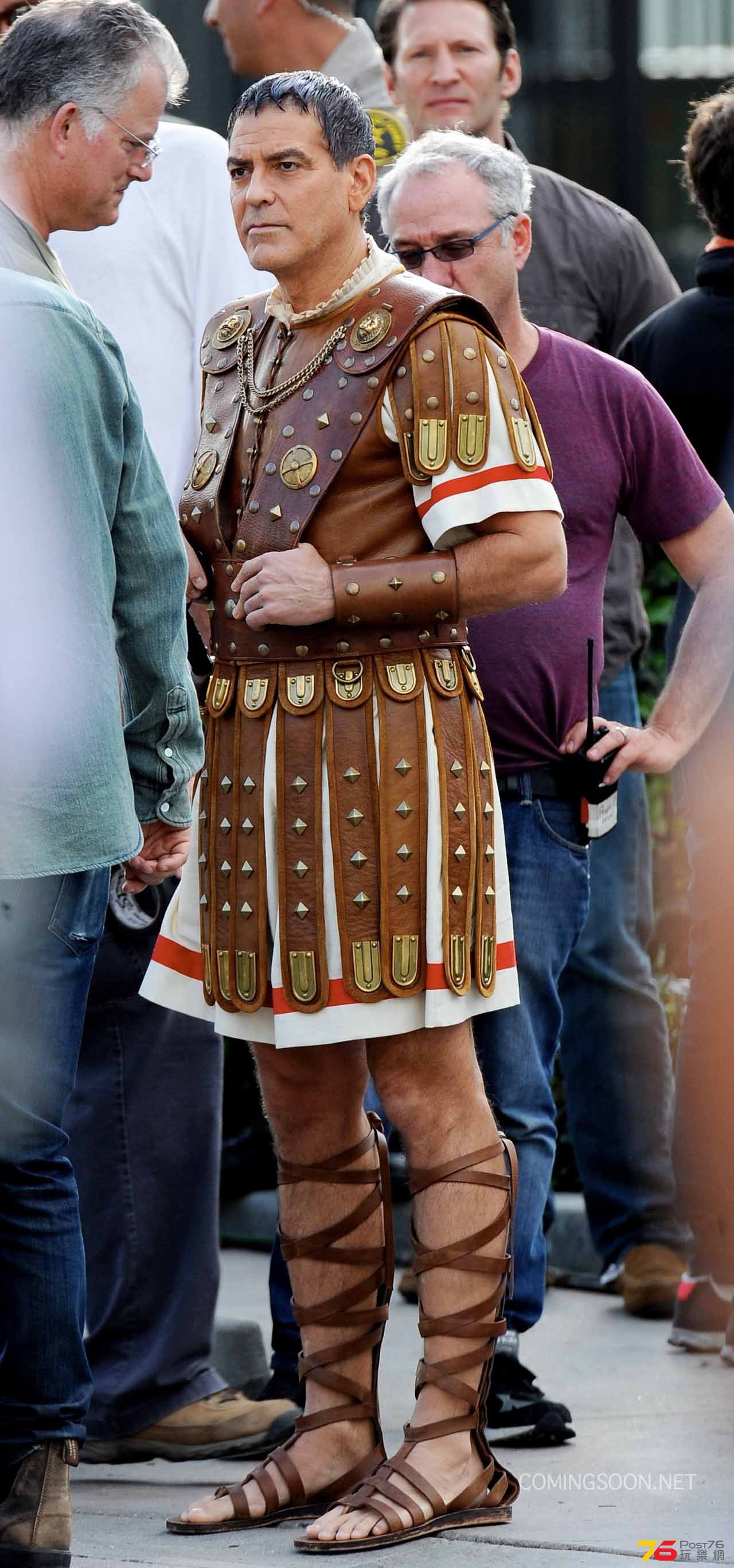 hailcaesarset0001.jpg