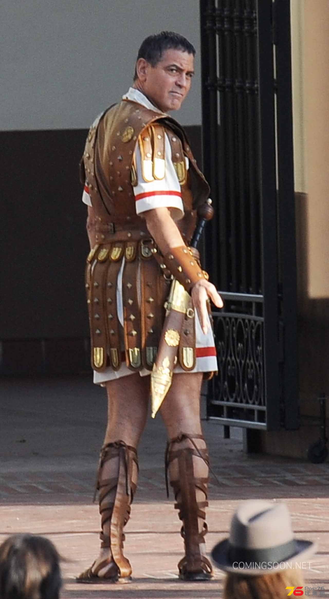 hailcaesarset0006.jpg