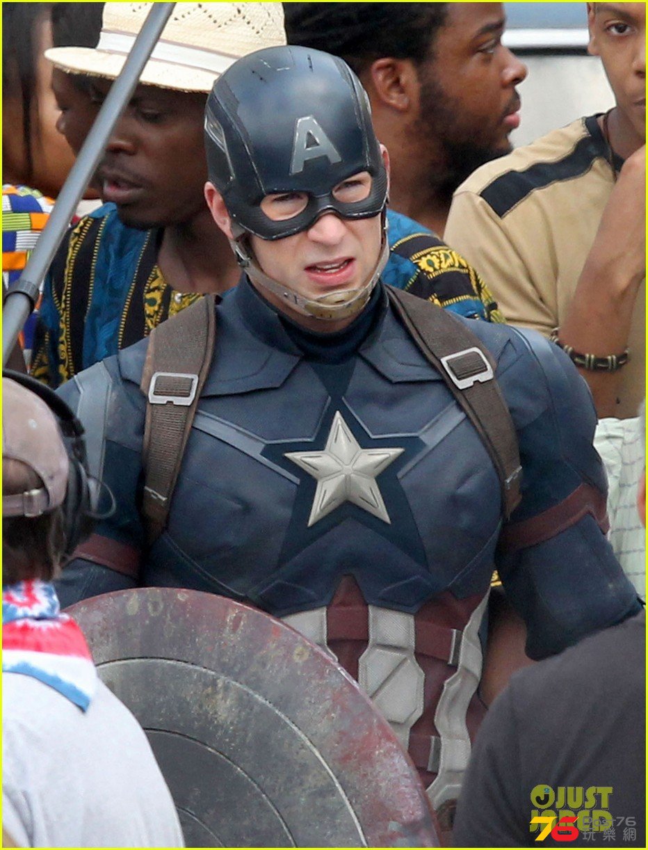 chris-evans-anthony-mackie-get-to-action-captain-america-civil-war-53.jpg