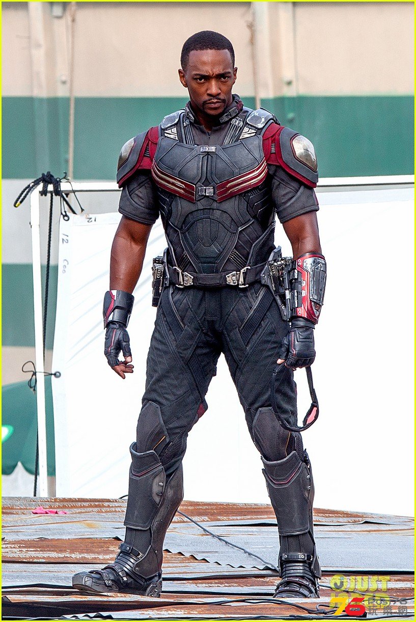 chris-evans-anthony-mackie-get-to-action-captain-america-civil-war-01.jpg