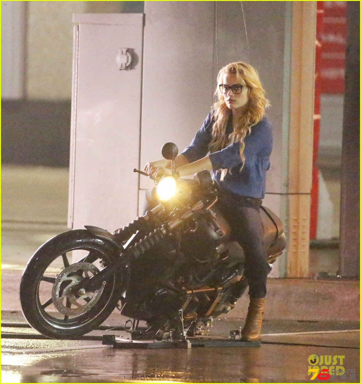 margot-robbie-does-her-own-intense-suicide-squad-stunts-04.jpg