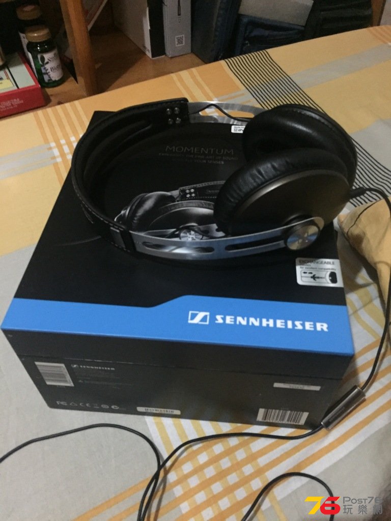 Sennheiser Momentum Headphone 1.jpg