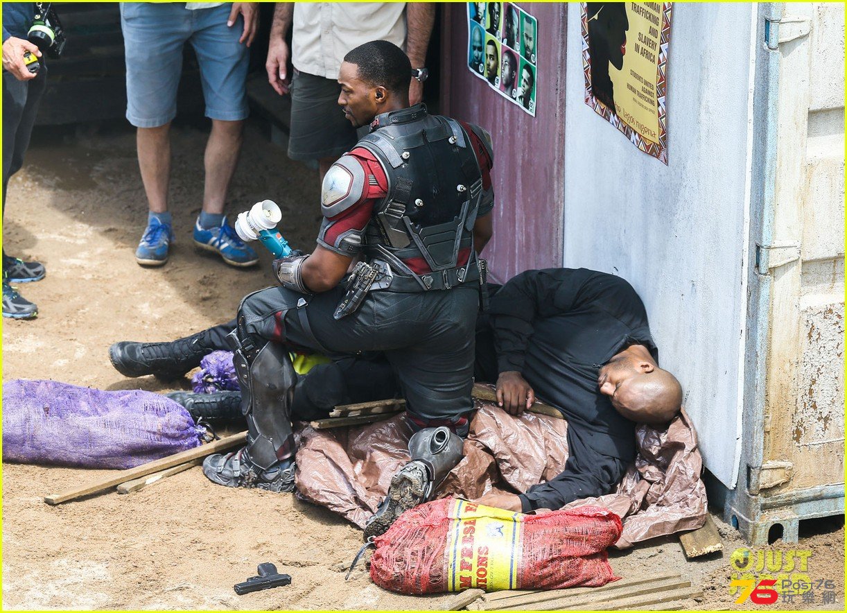captain-america-crossbones-fight-captain-america-civil-war-03.jpg