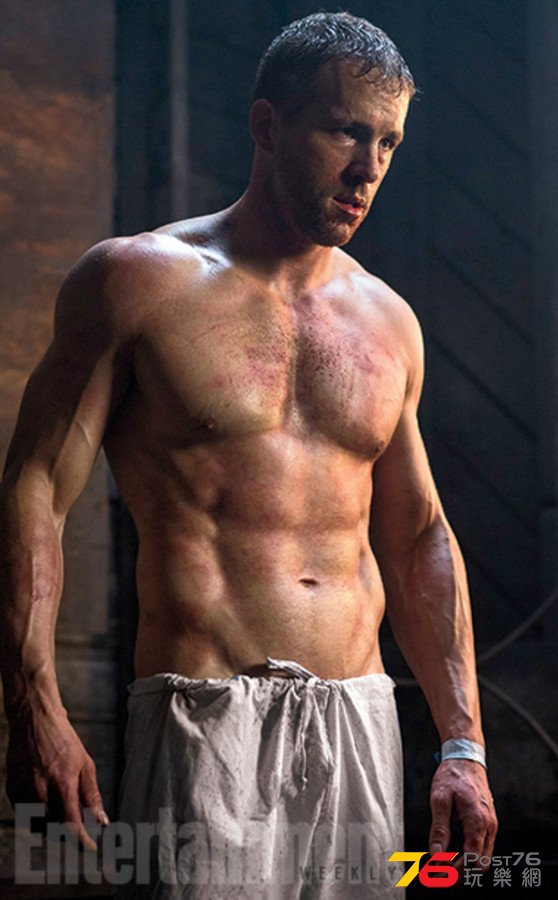 large_4dc67e8fa6ce06e3ffa468bbde37a92c-ryan-reynolds-deadpool-image-wade-wilson.jpg