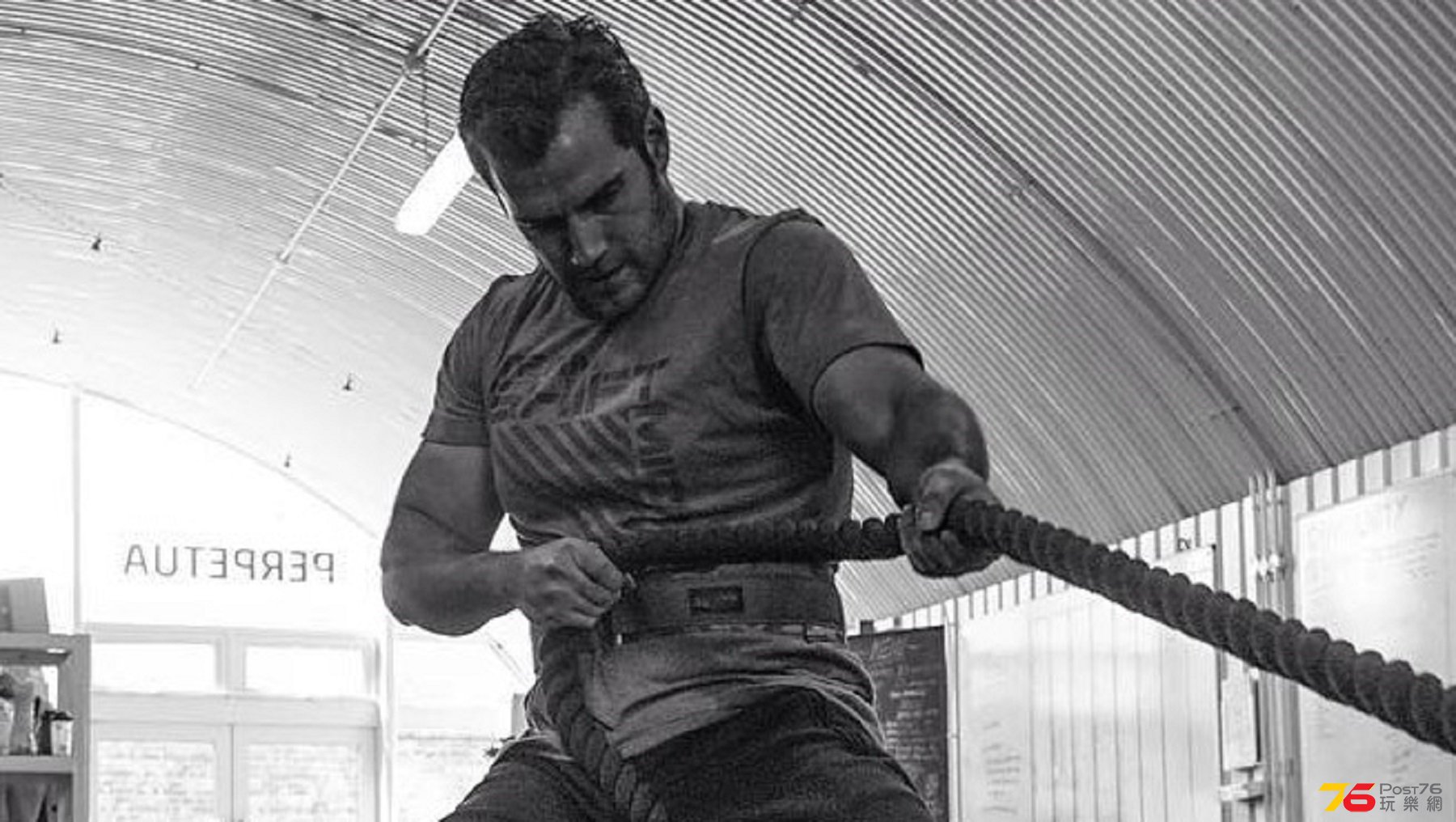 henry-cavill-workout-178641.jpg