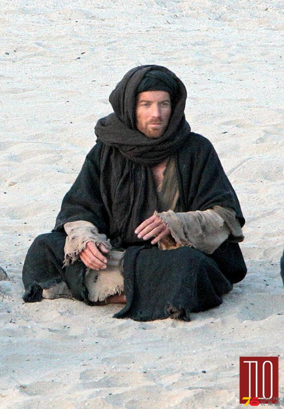 Ewan-McGregor-Last_days-Desert-Tom-Lorenzo-Site-TLO-1-710x1024.jpg