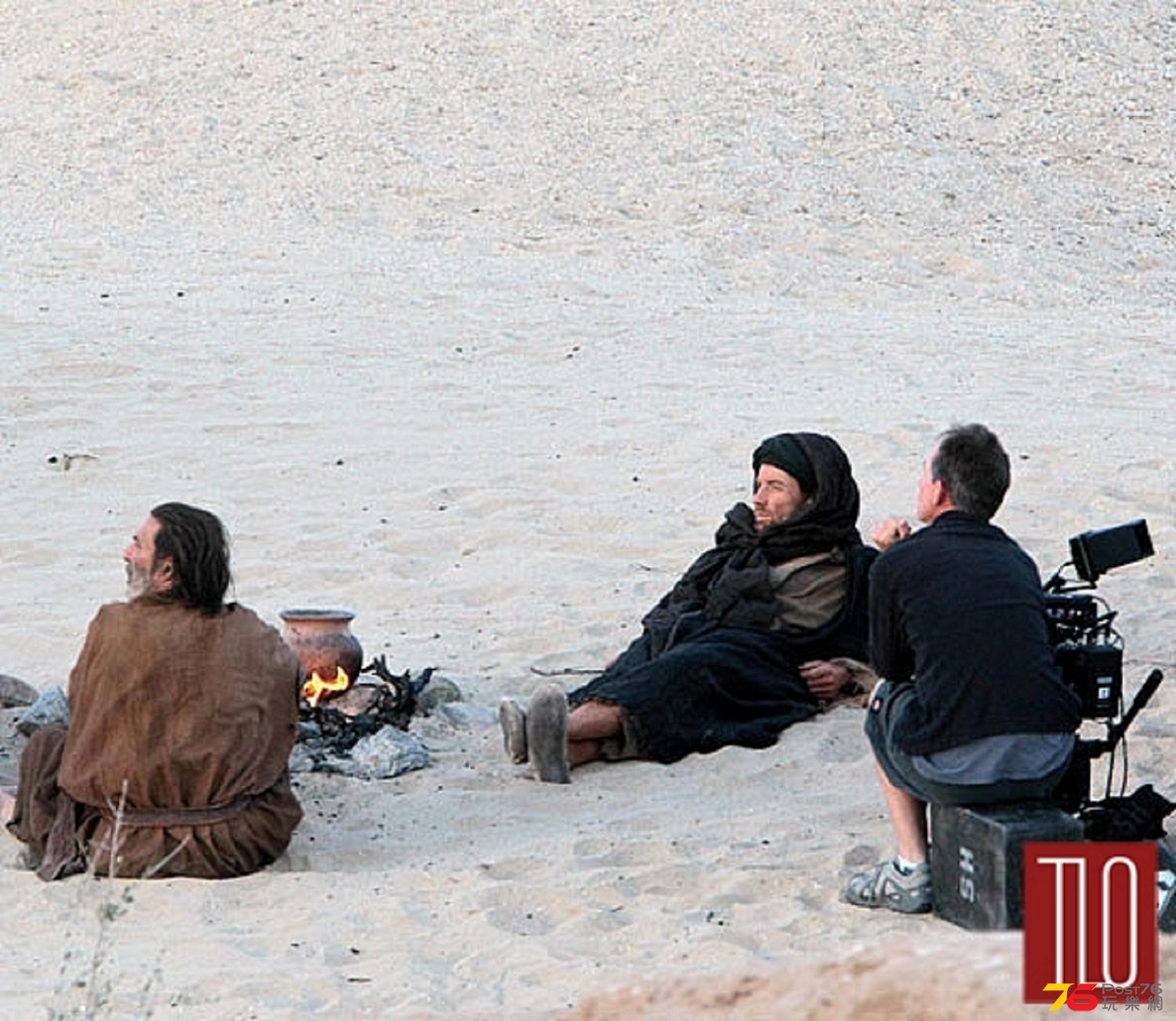 Ewan-McGregor-Last_days-Desert-Tom-Lorenzo-Site-TLO-2.jpg