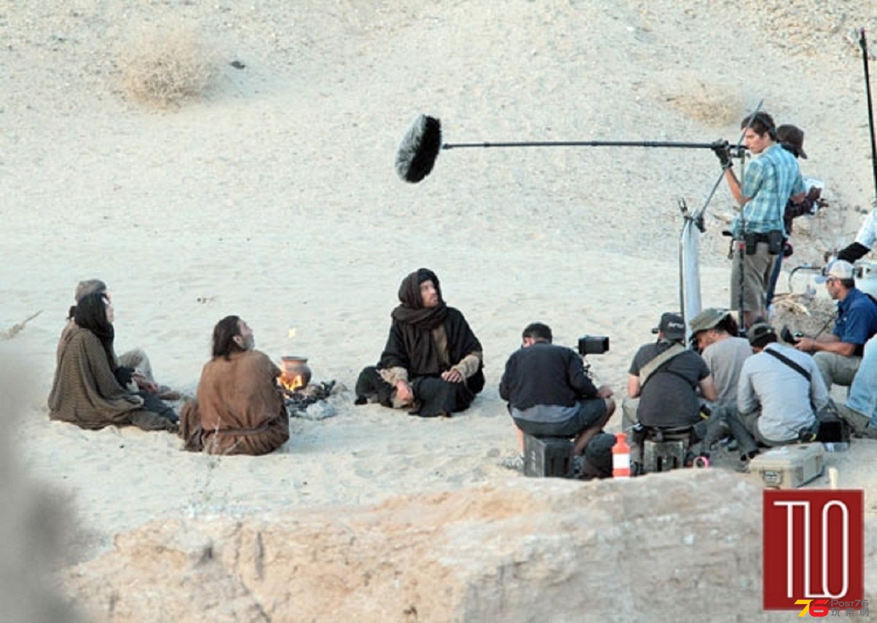 Ewan-McGregor-Last_days-Desert-Tom-Lorenzo-Site-TLO-7.jpg