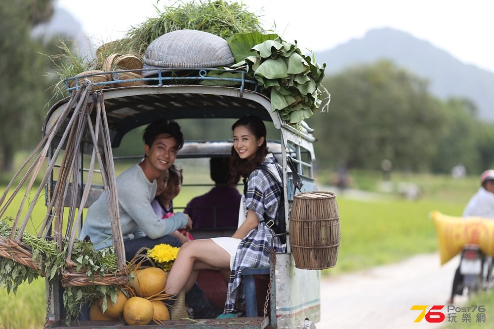 CHO EM GẦN ANH THÊM CHÚT NỮA 2.JPG
