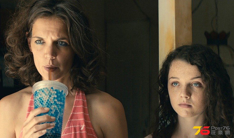 KATIE HOLMES2.jpg