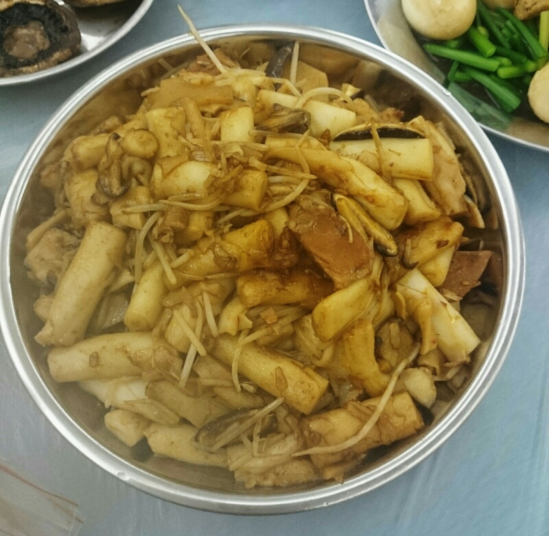 DSC_2763回鍋肉炒豬腸粉.JPG