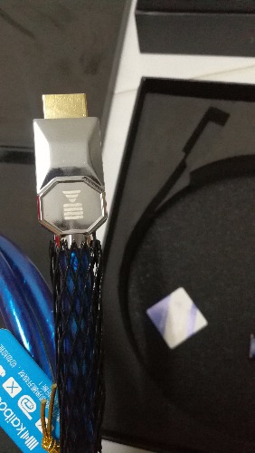 T線採用了具有專利技術的獨創藍色膠芯外形設計，彰顯開博爾高清線纜獨特魅力。連接頭內觸頭同樣採用24K鍍金 ...