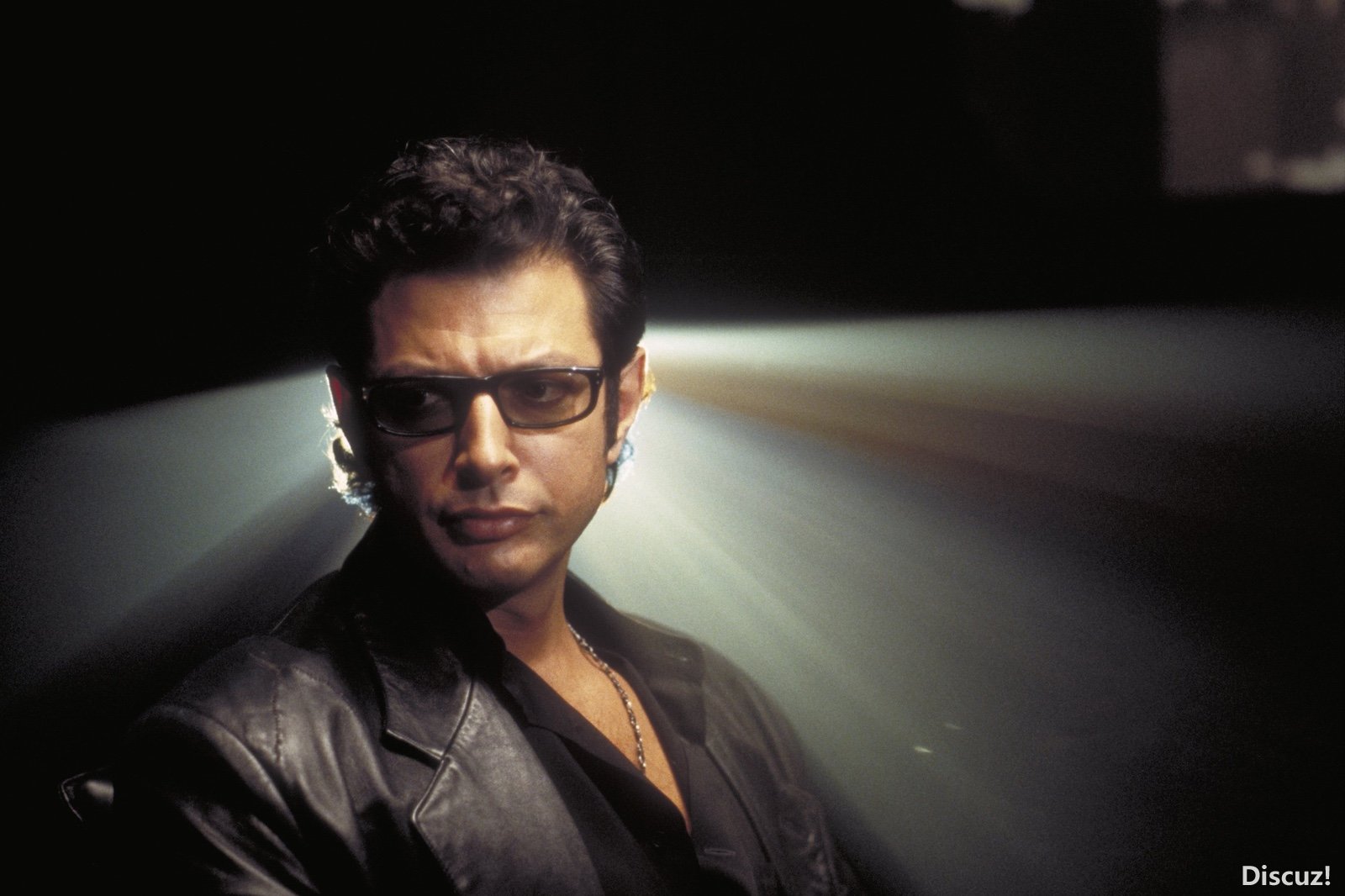 https___hk_hypebeast_com_files_2017_04_jurassic-world-2-jeff-goldblum-joins02.jpg