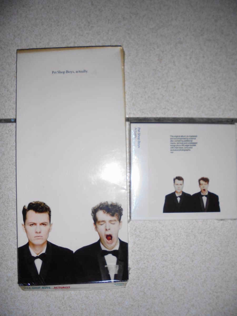 Actually的30年前US long box，以及2001年Further Listening版本。