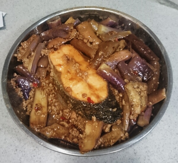 DSC_3398炆茄子 三文魚.JPG