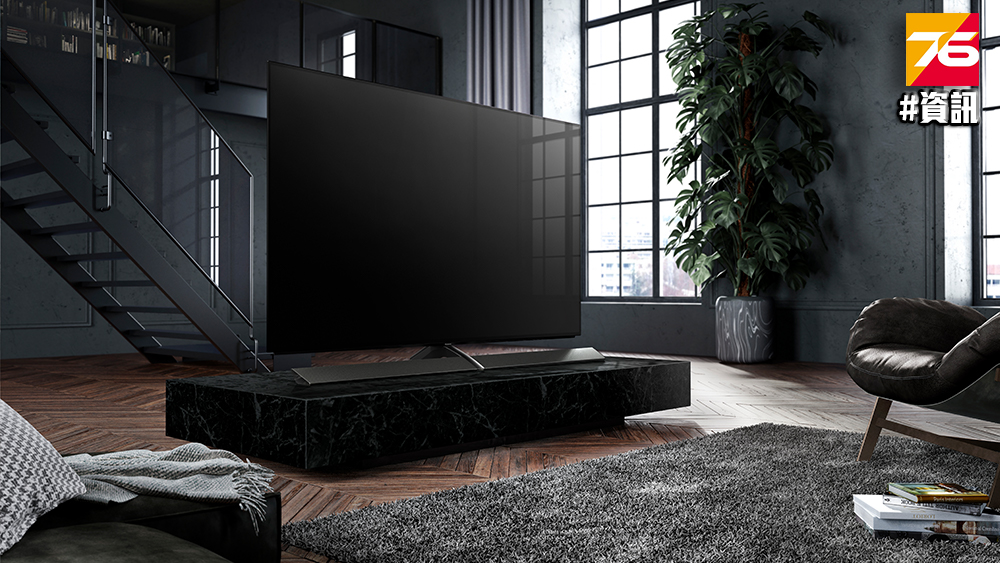 Panasonic EZ1000 OLED TV