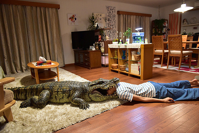 家に帰ると妻が必ず死んだふりをしています。.jpg