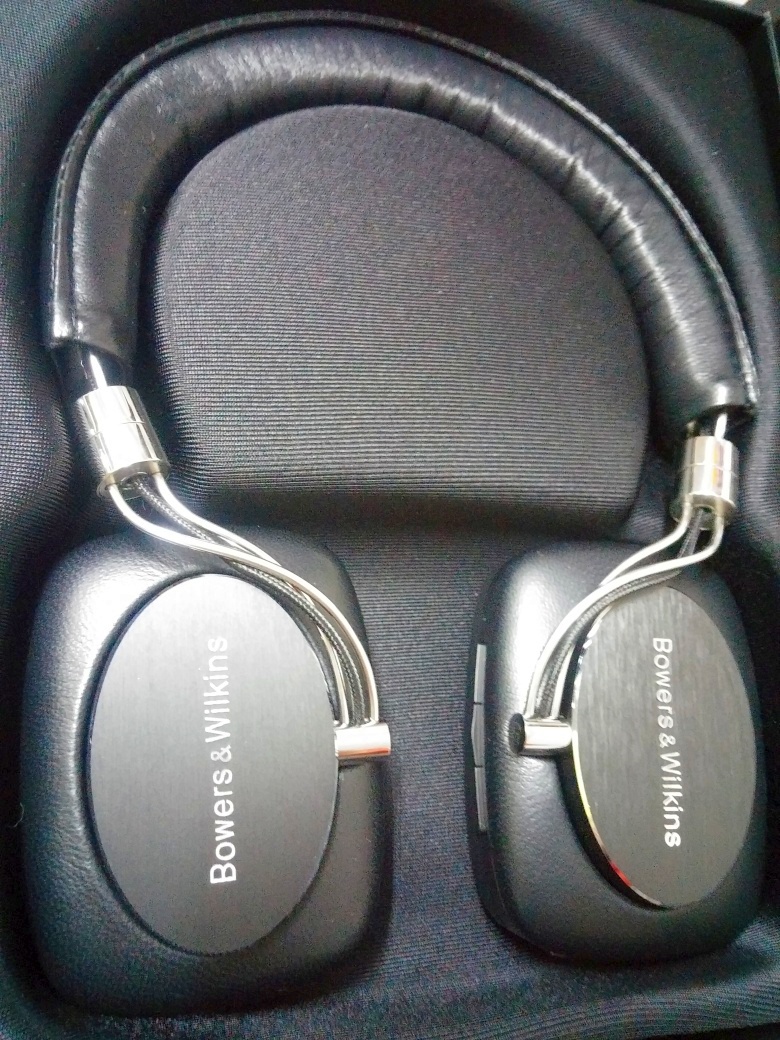 B&W P5 Wireless 02