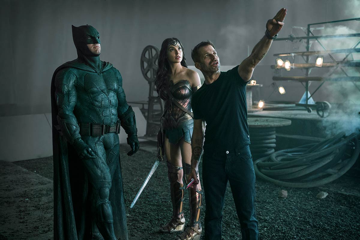 justice-league-ben-affleck-gal-gadot-zack-snyder-set-photo.jpg