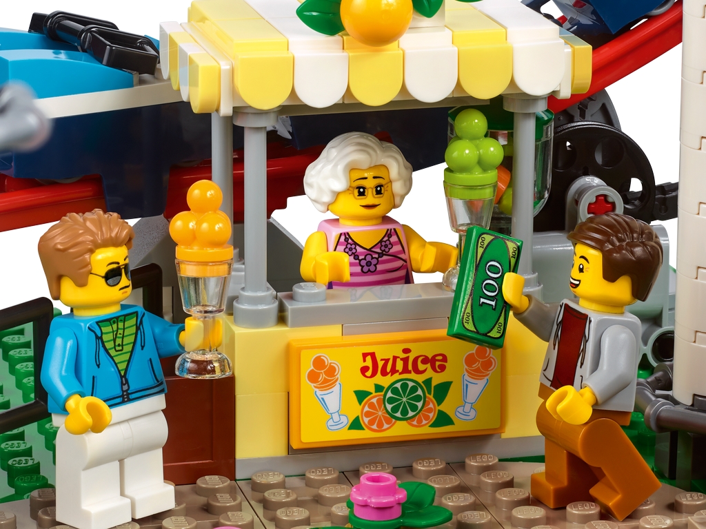 10261-LEGO-Creator-Expert-Roller-Coaster-Juice-Bar.jpg