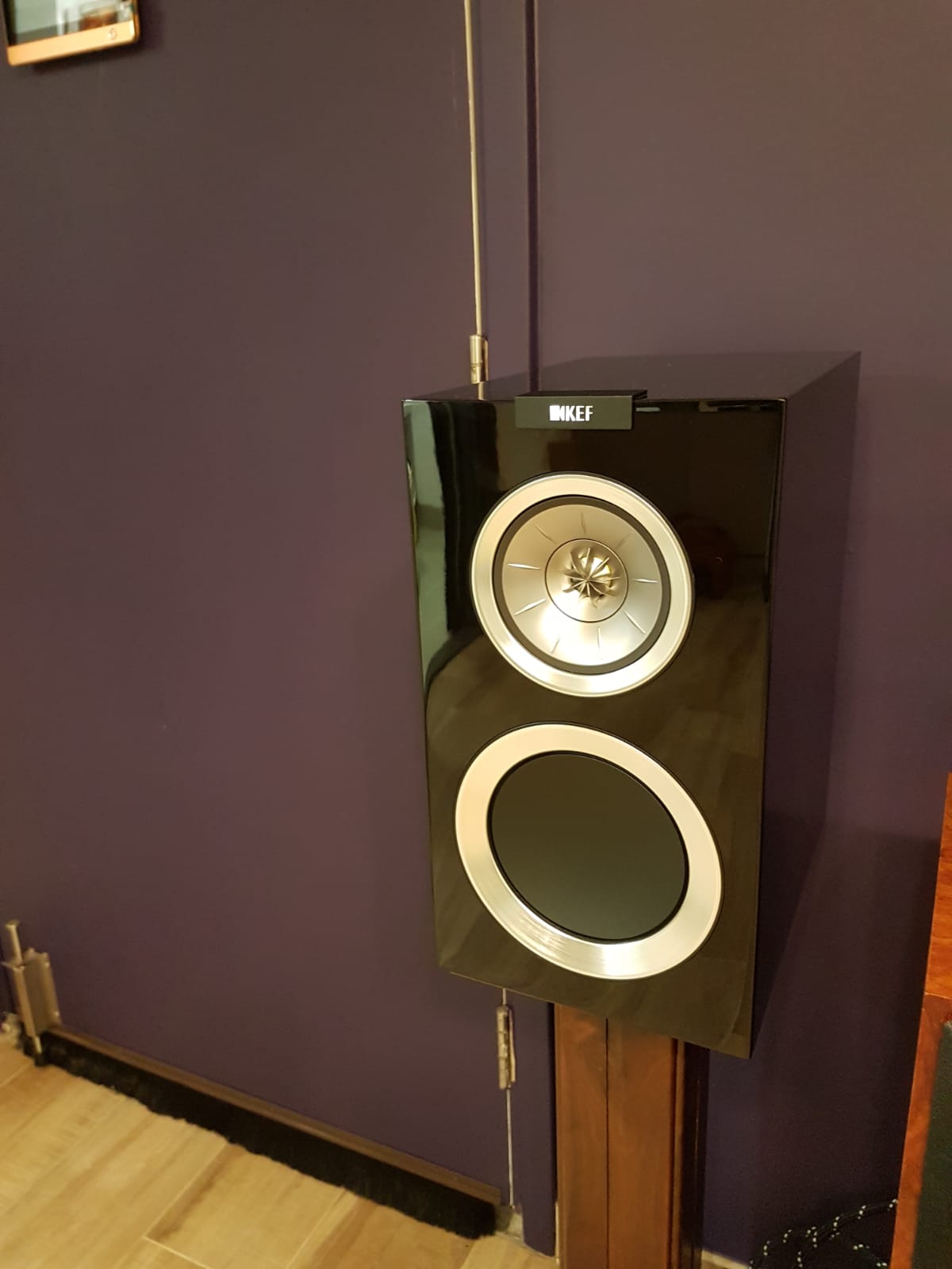 kef r300.jpeg