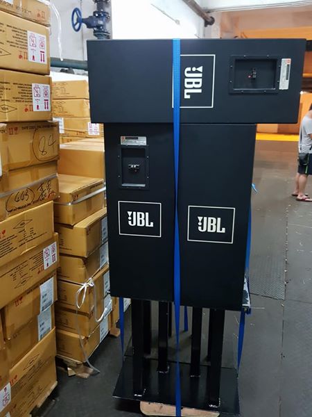 34104811_10216900523013352_39136180087816192_n.jpg