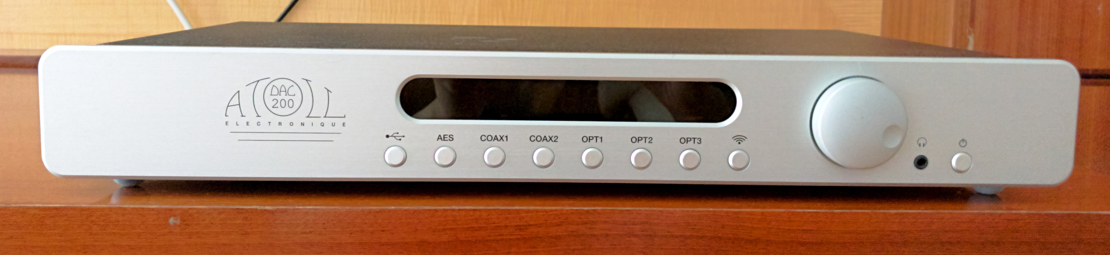 Atoll DAC200 Front.jpg