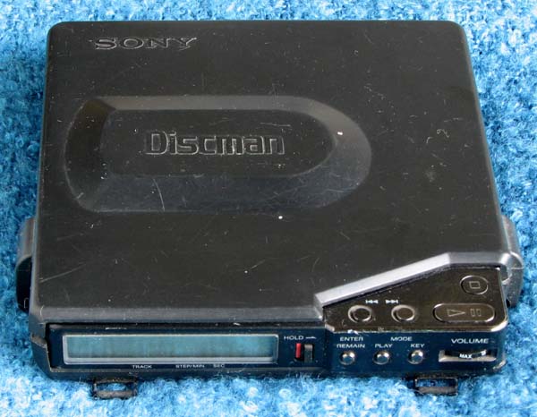 Sony D-150 Discman - 02 - resize.jpg