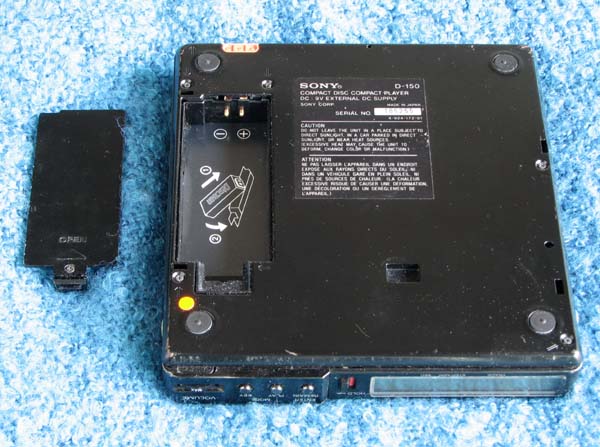 Sony D-150 Discman - 08 - resize.jpg
