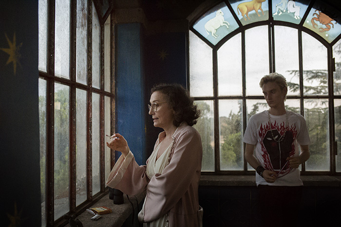 HappyAsLazzaro-Still3-actressNicolettaBraschi_actorLuca-Chikovani-cSimona-Pampallona_b.jpg