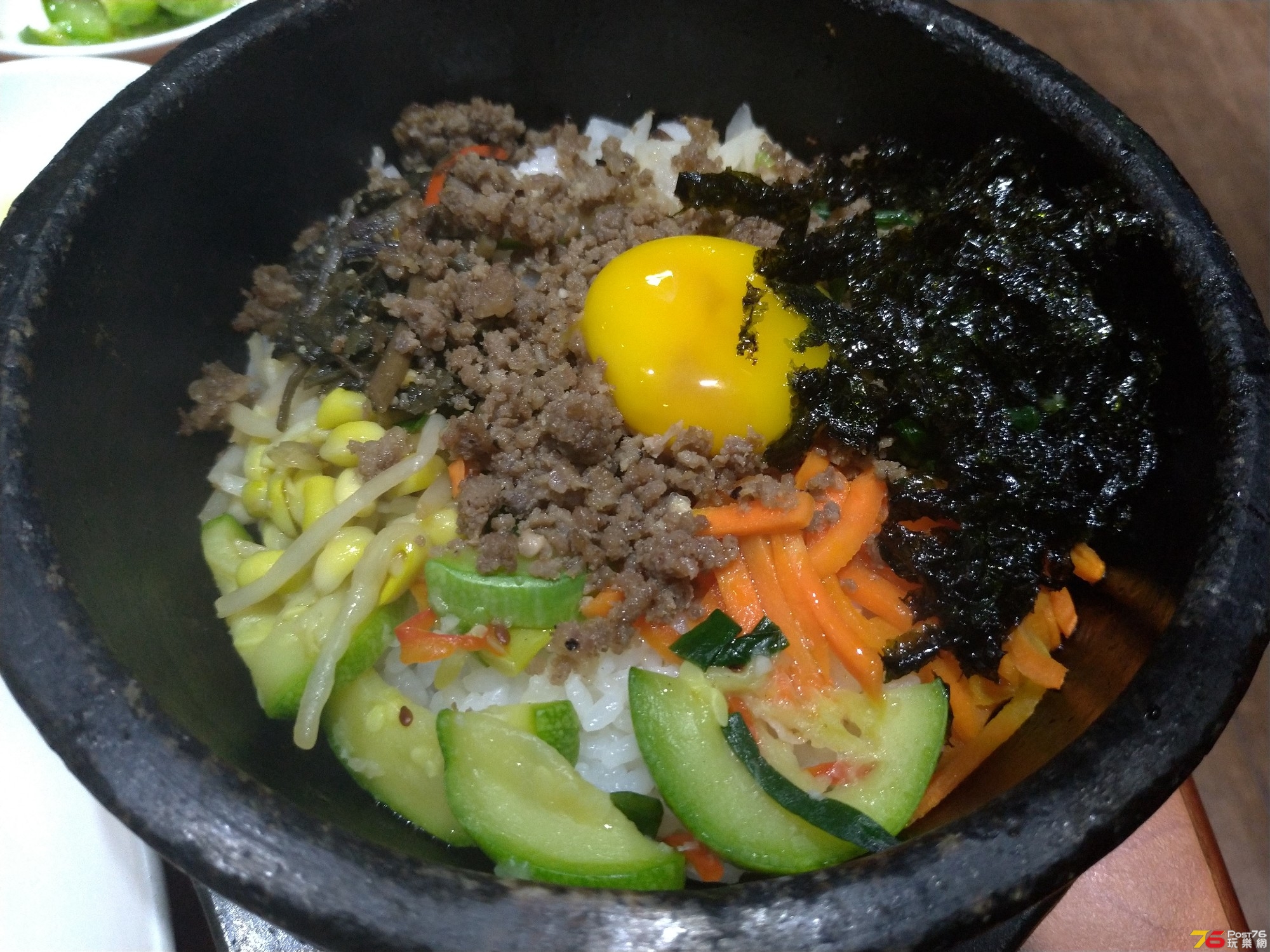 賴地硬既石頭犯.jpg