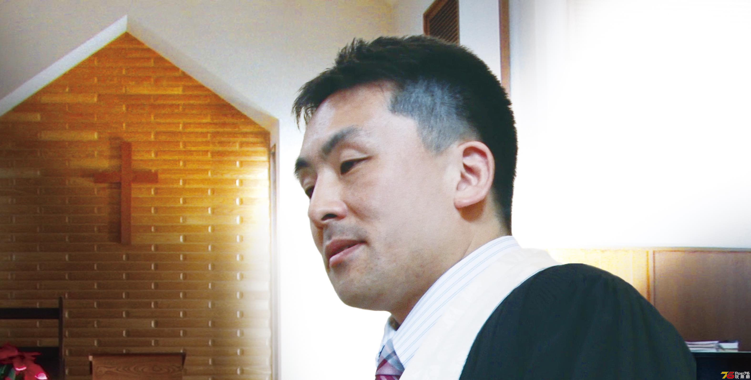 牧師と崖_main_s.jpg