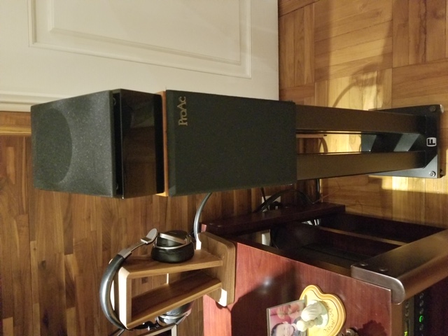 Speaker &amp; stand 1.jpg