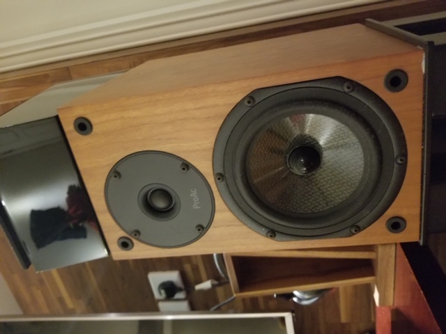 Speaker &amp; stand 4.jpg