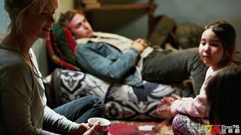 keep-going-couch-02.jpg