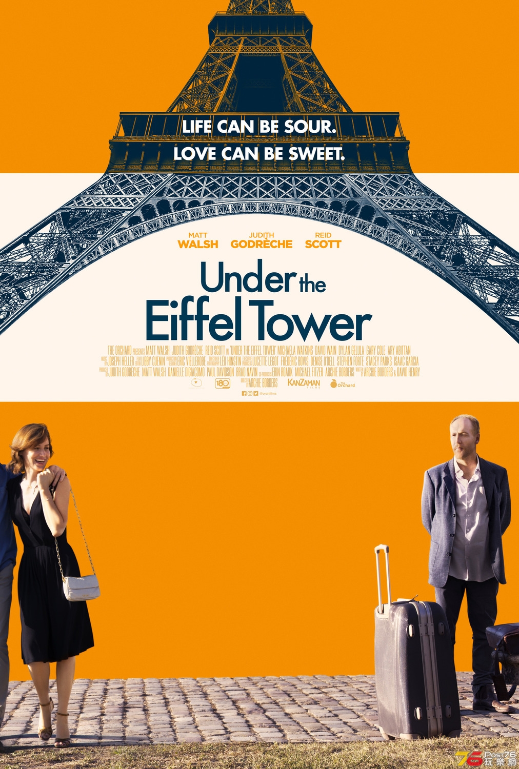 under_the_eiffel_tower_xlg.jpg