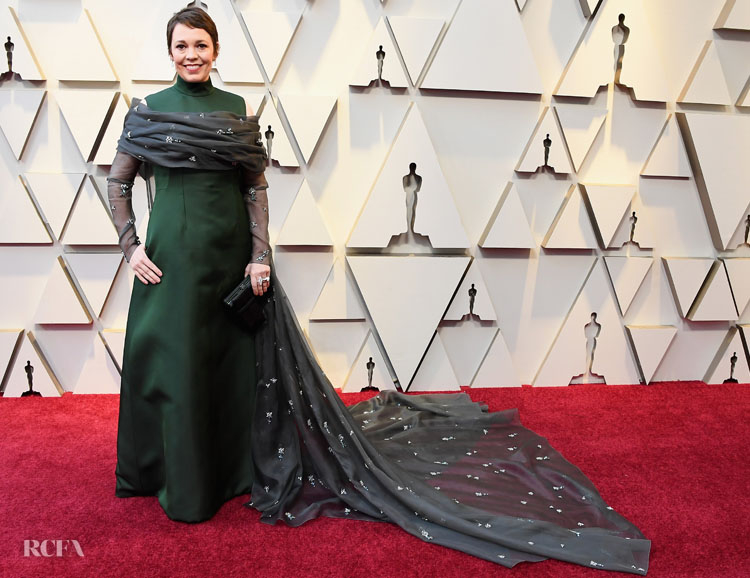Olivia-Colman-In-Prada-2019-Oscars.jpg