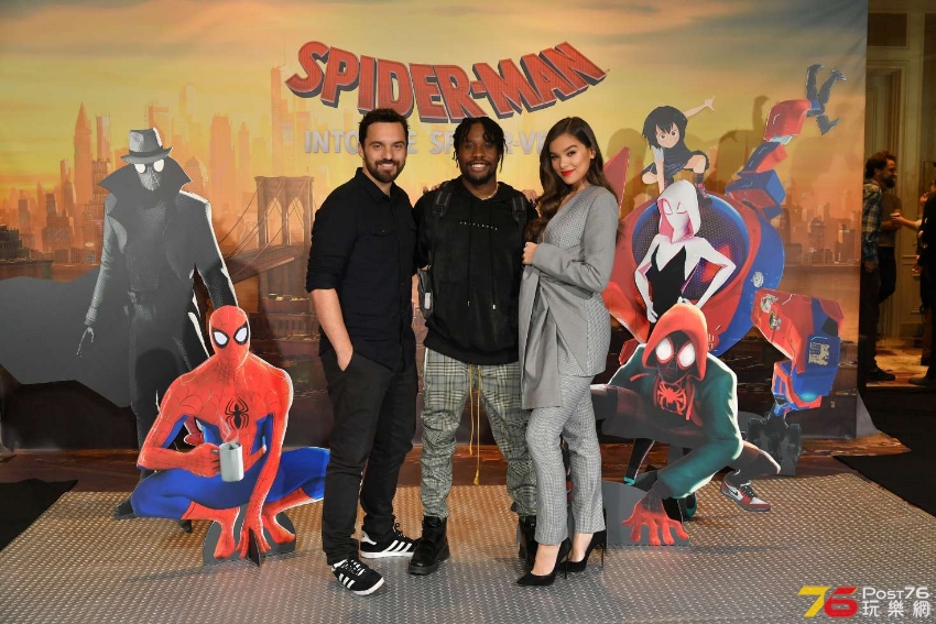 Hailee-Steinfeld_-Spider-Man_-into-the-Spiderverse-Photocall--07.jpg
