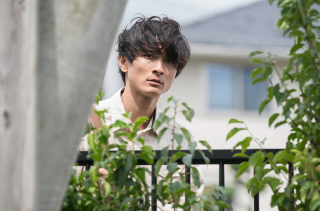 アンダー・ユア・ベッド1.jpg