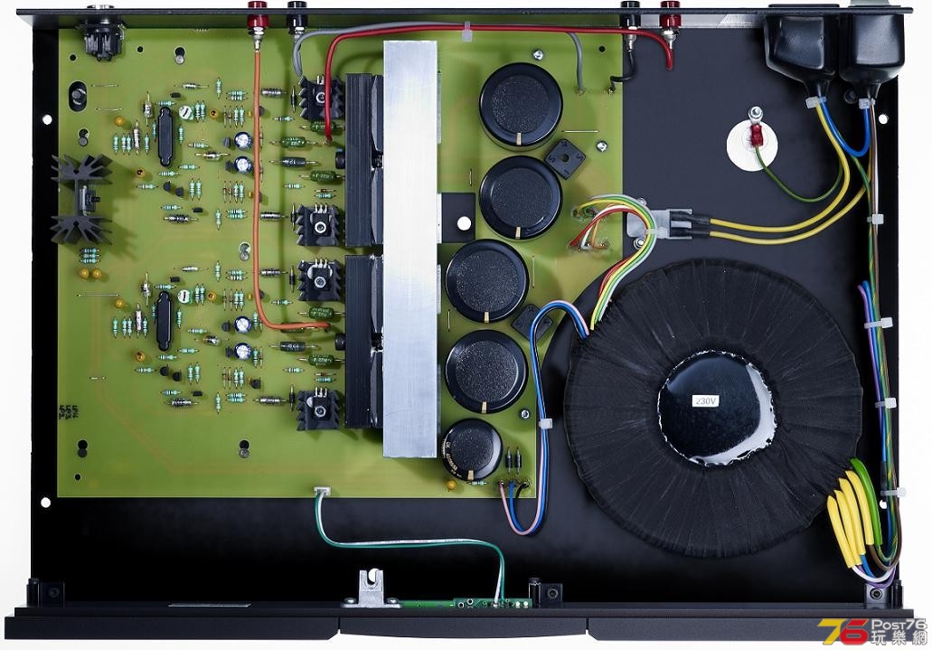 naim-audio-NAP-155-xs-inside.jpg