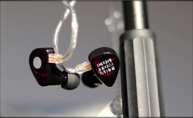 The-Custom-Art-CustomArt-TheCustomArt-Fibae-Black-IEMs-Earphones-Custom-Review-A.jpg