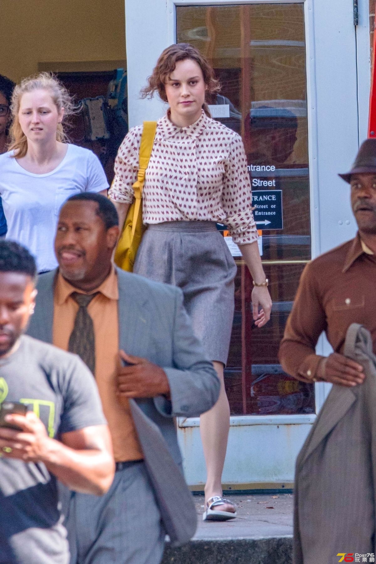 brie-larson-on-the-set-of-just-mercy-in-atlanta-3.jpg