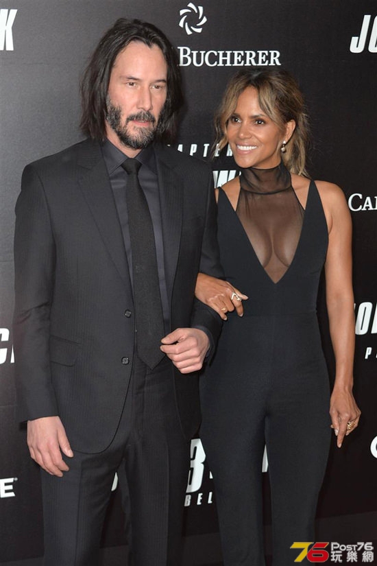 Keanu-Reeves-Halle-Berry-John-Wick-Chapter-3-Parabellum-Movie-Premiere-Red-Carpe.jpg