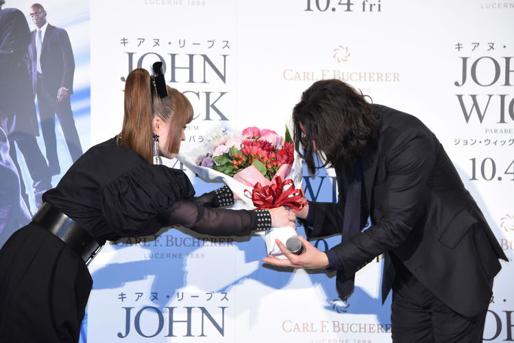 aramajapan.com-kyary-pamyu-pamyu-john-wick-3-premiere-keanu-reeves.jpg