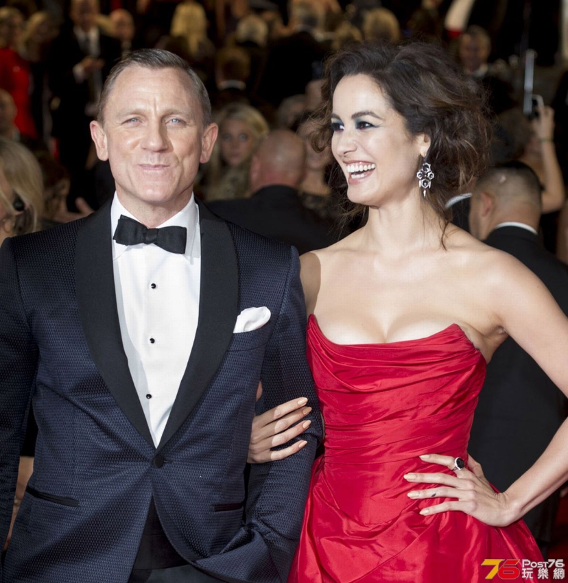 daniel-craig-berenice-marlohe-skyfall-premiere.jpg