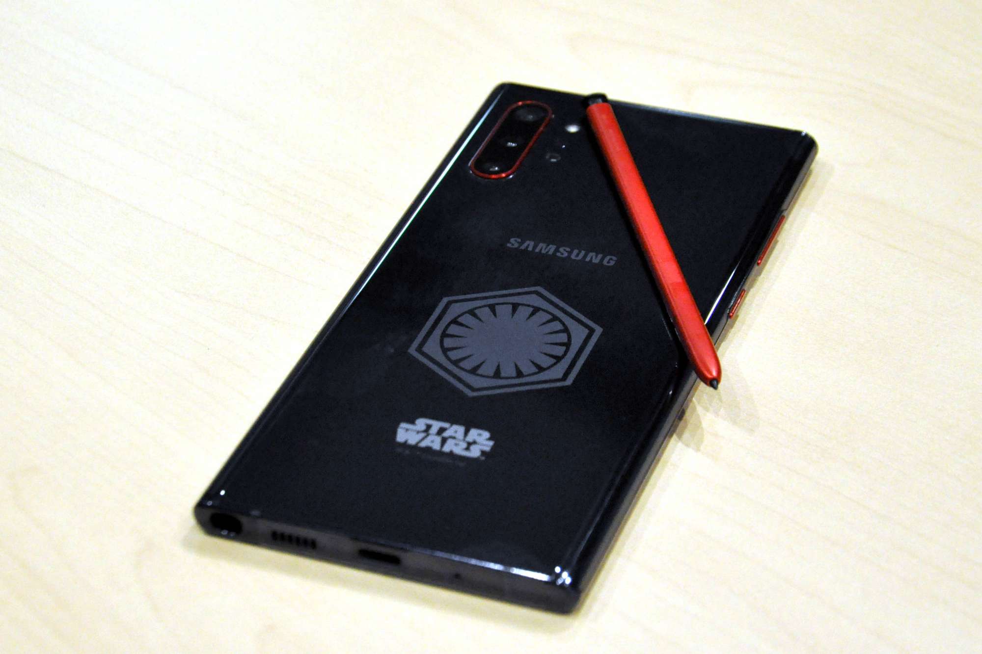 Samsung Galaxy Note10 x Star Wars Special Edition_to Post76 (8).JPG