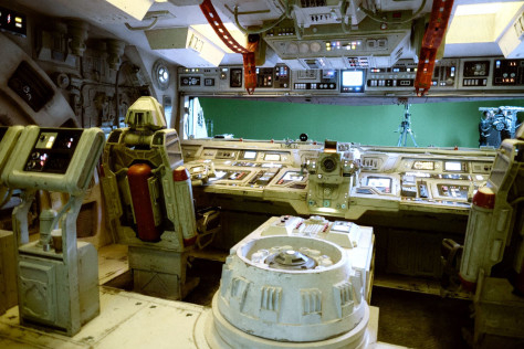 star-wars-the-rise-of-skywalker-behind-the-scenes-photos-49.jpg