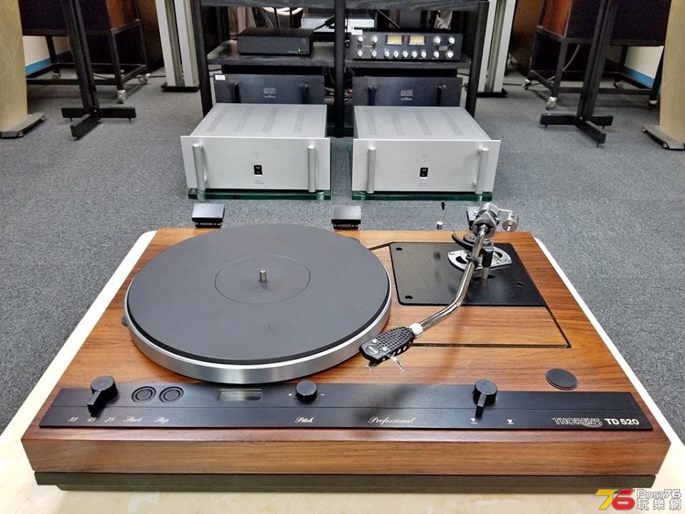 Thorens TD-520 Turntable.jpg