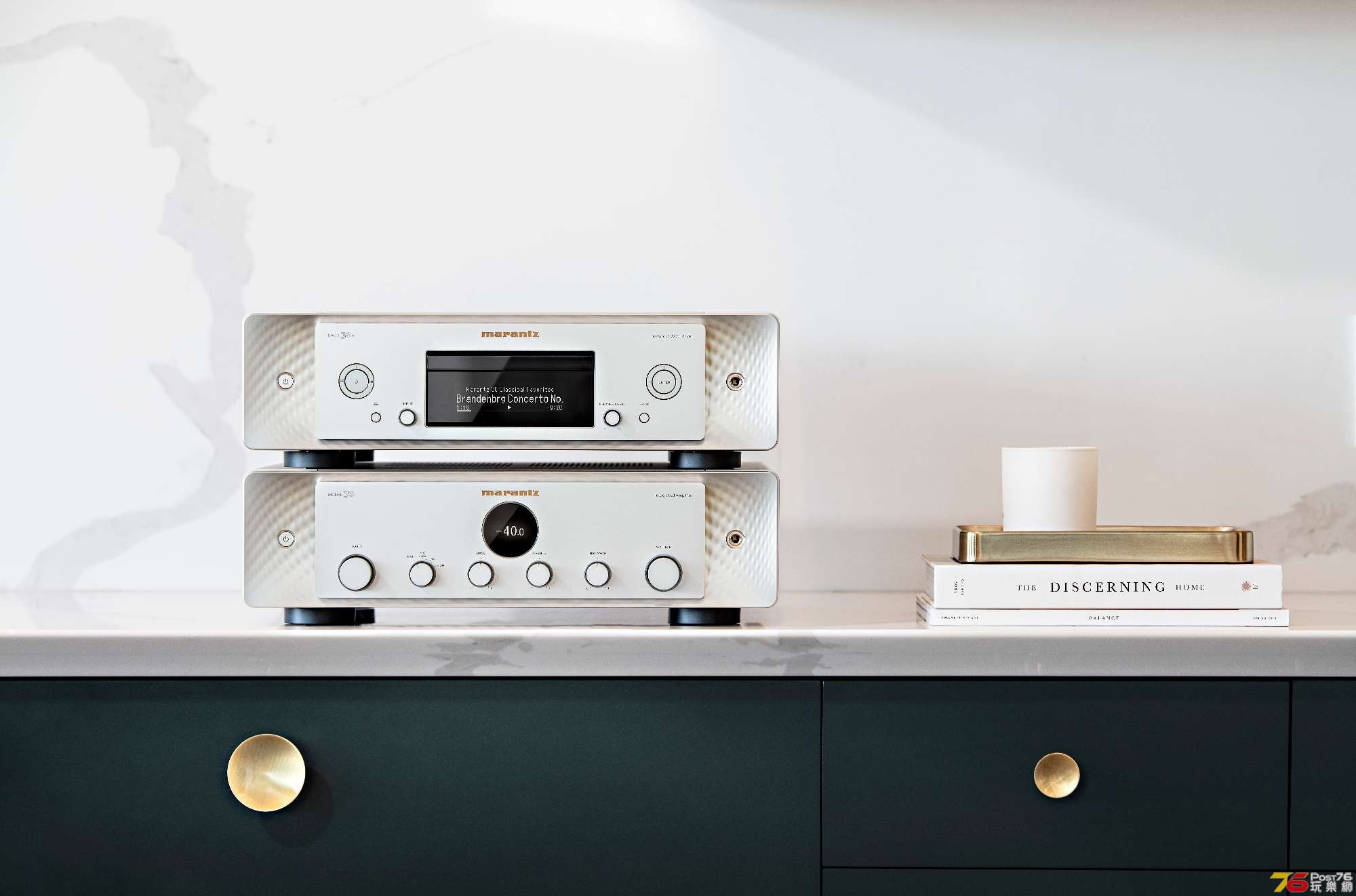 Marantz_Model30_SACD30_Combo_Silver_lifestyle4.jpg